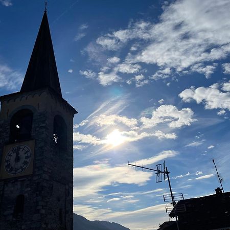 A D Rooms - Il Campanile Casale Corte Cerro Kültér fotó